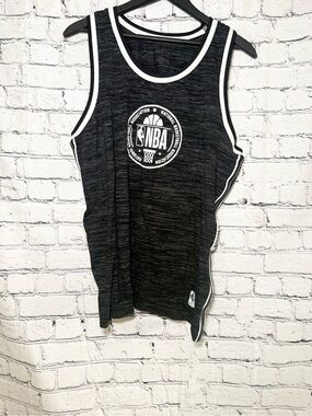 NBA. Graphic tank. Size L